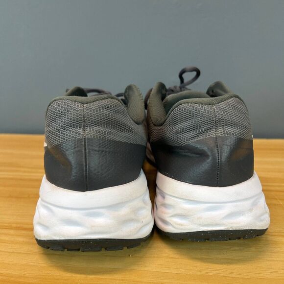 Nike REVOLUTION 6 NN Running Sneakers Men's Size 9.5 Gray Lace Up DC3728-004 - Picture 8 of 11